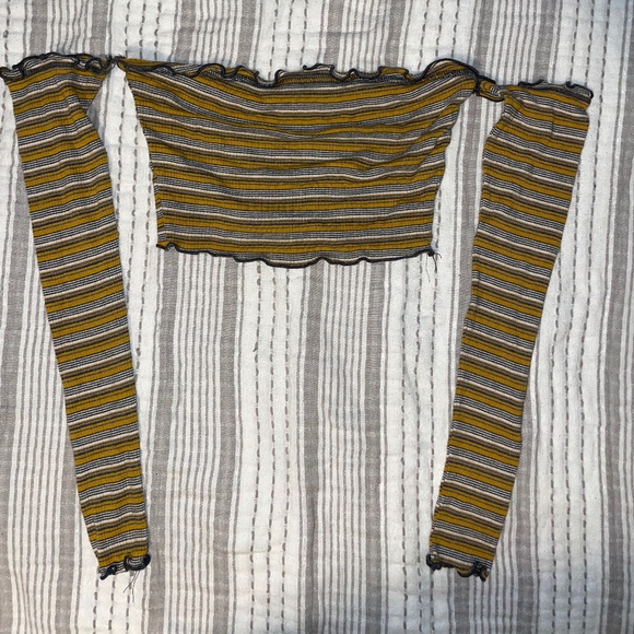 Stripped Off the Shoulder Crop - Picture 1 of 1